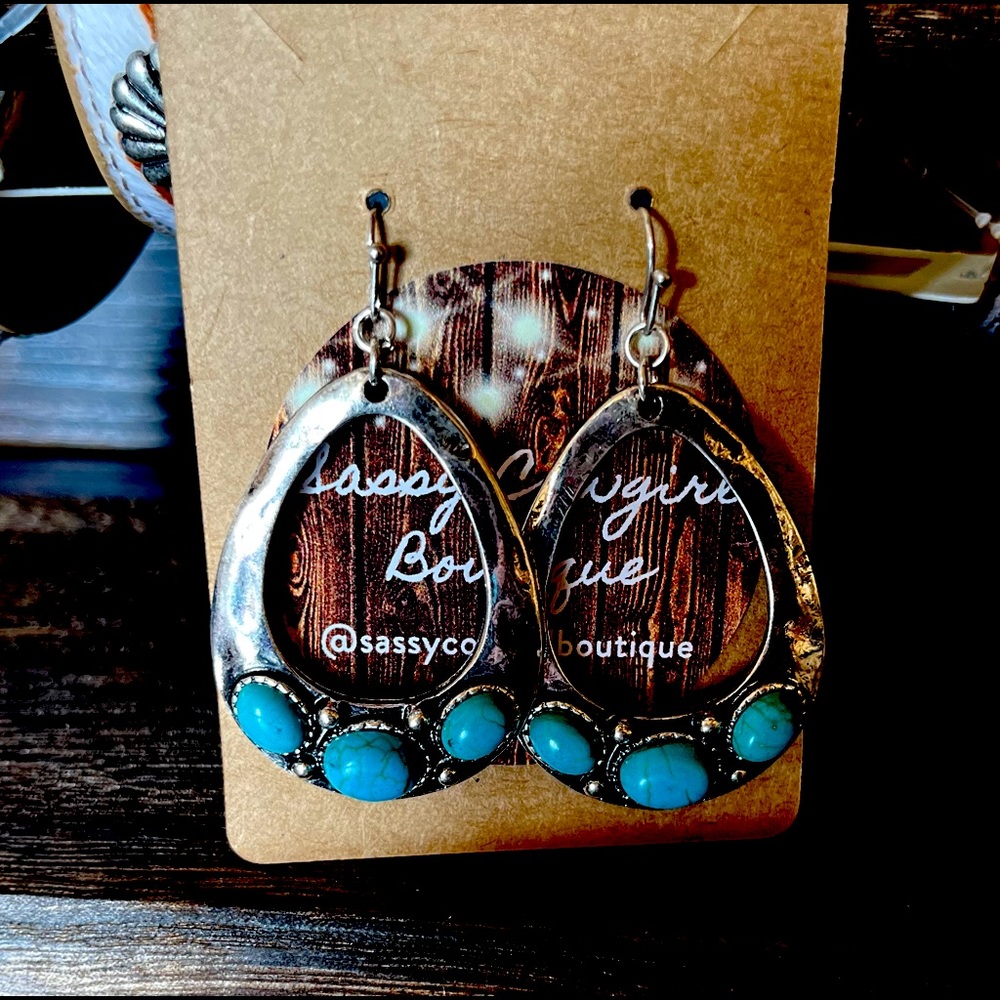 Silver tone Dangle Earrings With Turquoise